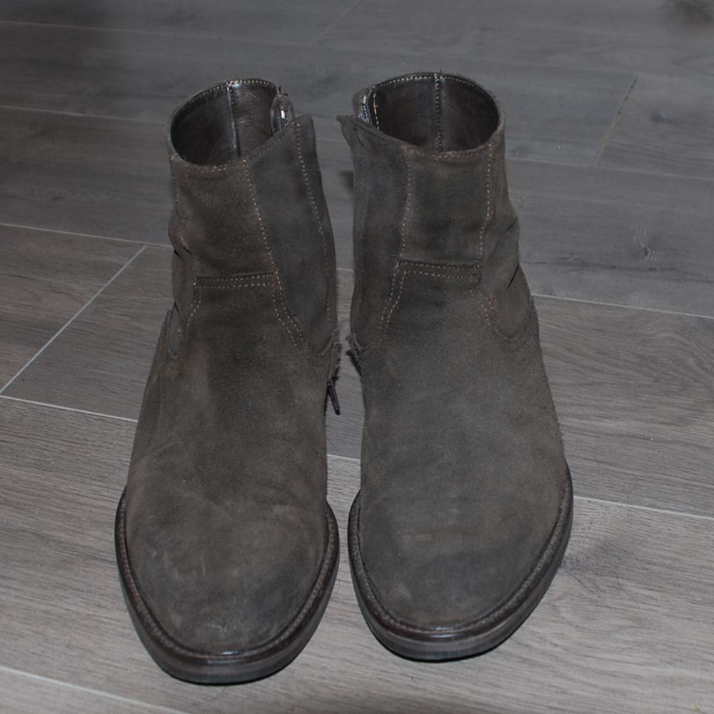 The Boot NY by Adam Derrick